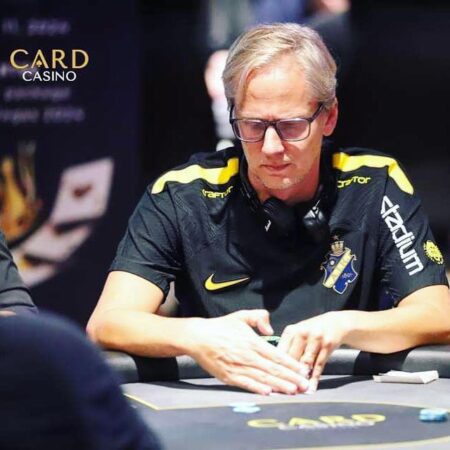 En svartgul vinnare i Online-SM PLO5